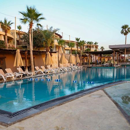 O Beach Hotel & Resort Sweimeh Exteriér fotografie