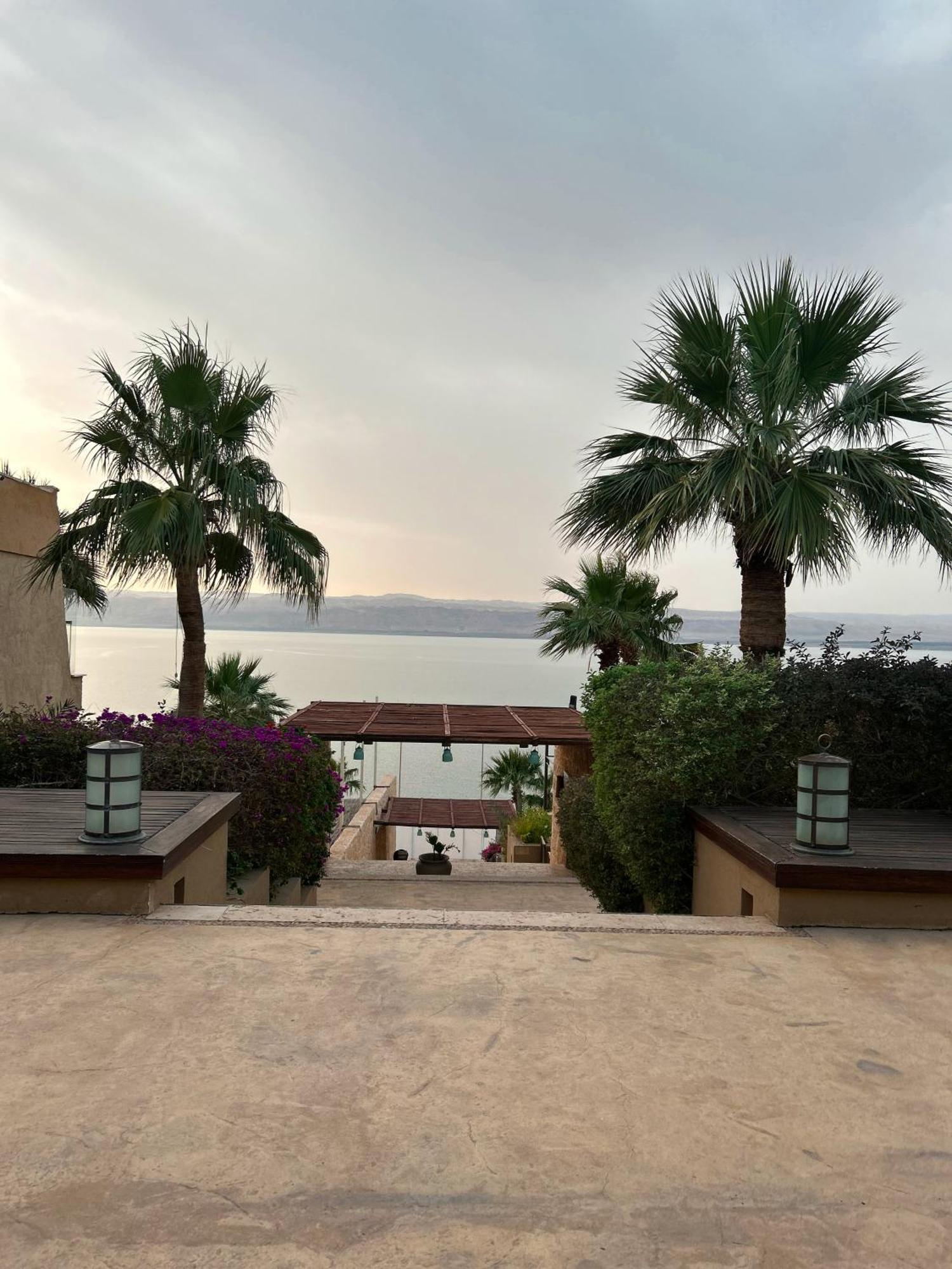 O Beach Hotel & Resort Sweimeh Exteriér fotografie